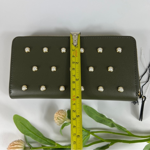 ZAC POSEN Olive Green Faux Pear Wallet NWT - Picture 9 of 10